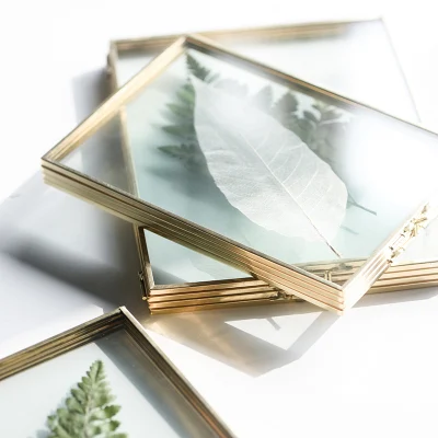 Conjuntos al por mayor decoración Casa Framed Acrílico Metal Luxury Brass Glass Marco de fotos dorado