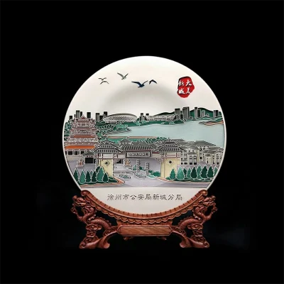 China Creative Round Plate Crystal Glass Trophy con base in metallo Trofei Cristallo personalizzati souvenir in legno placca di legno