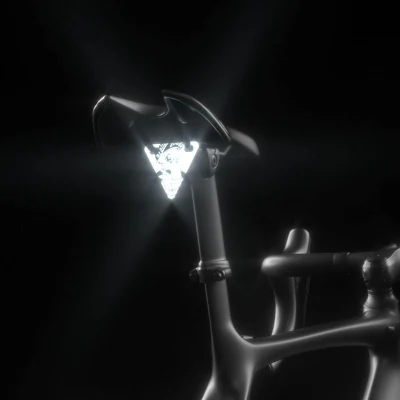 Riflettore di avvertimento bici di sicurezza con piastra triangolare riflettente del magnete di guida