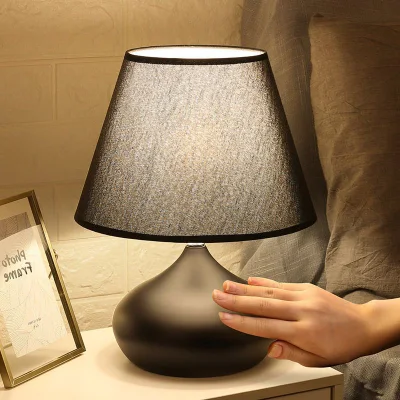 Touch lampada da tavolo regolabile lampada Cream colorata a sfioramento Lampada da tavolo portatile con controllo da tavolo e sensore da tavolo