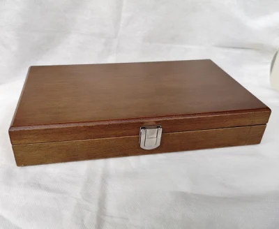 Contenitore regalo di legno di deposito