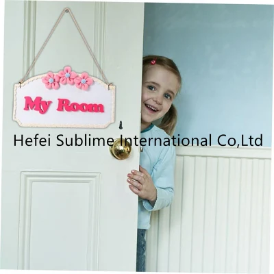 Camera per bambini con Doorplate e arredi in legno