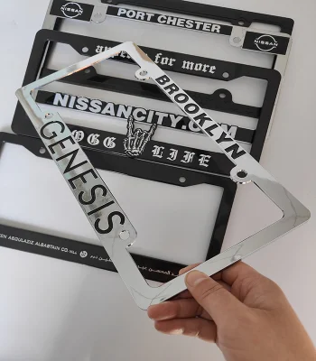 Licenza personalizzata in plastica di dimensioni standard per auto USA con logo stampato inciso Telaio piastra