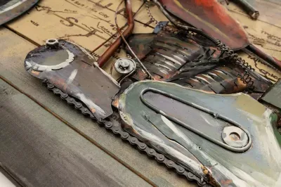 Vancy Arts 3D Grande Muraglia Arte metallo Moto Moto artigianale martellato Metallo zincato verniciato a mano Pronto ad appendare 3D parete metallica Arte