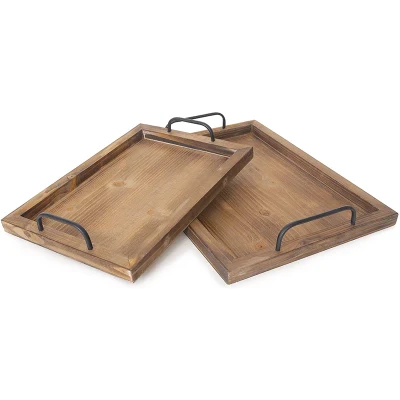 Vassoio di servizio rustico arcaistico in legno con manici in metallo per tè/caffè/torte/bevande/colazione