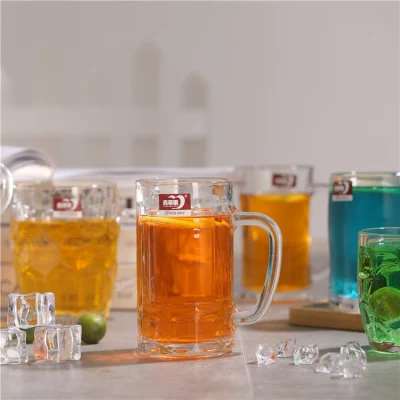 Tazza di birra grande all&prime;ingrosso tazza di vetro di birra di birra di tiraggio con la mano Impugnatura