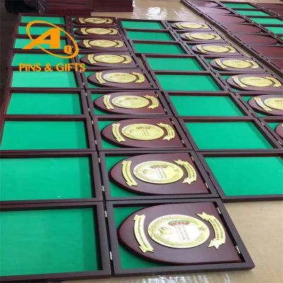 Orecchio di grano in metallo personalizzato con la medaglia personalizzata del Creative Crystal Trophy ottagonale Base di legno solido piastra di autorizzazione Commemorative Plate souvenir Wood legno Placca