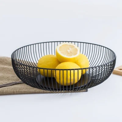 Cestino di conservazione di frutta di filo metallico per l&prime;organizzazione della cucina