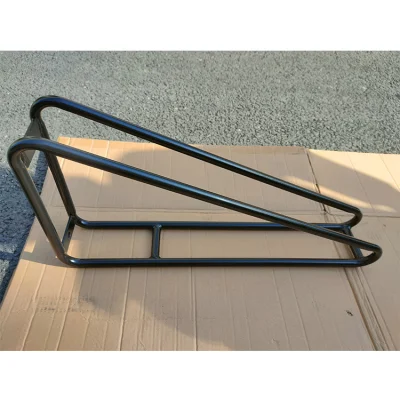 Staffe per bici triangolari in metallo rivestite di nero per display da parete
