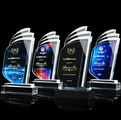 Vendita all&prime;ingrosso Incisioni personalizzate UAE trasparente acrilico souvenir smaltatura in legno a placche Medaglia di vetro Crystal Diamond Star Armwrestling Golf Metal Corporate Sport Premio Trofeo