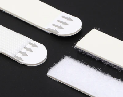 Adesivo di fissaggio rimovibile per cornice fotografica con fissaggio resistente senza lasciare l&prime;apparecchio Qualsiasi adesivo