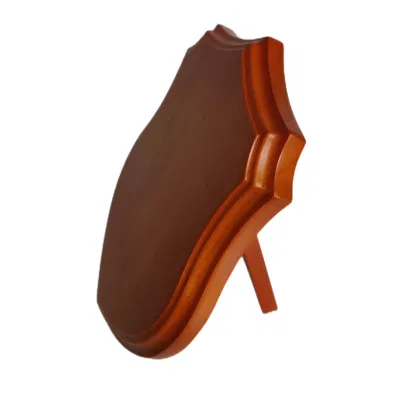 Placca Shield in legno con finitura opaca e supporto in legno
