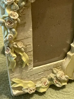  Vintage Resin Picture Photo Frame Floral Violin Tabletop Hold 4&quot; X 6&quot;