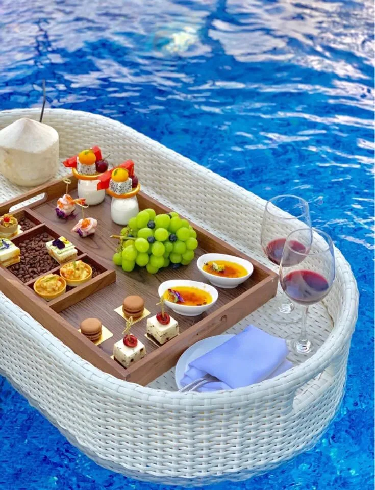 Water Food Rattan Serving Tray Floating Breakfast Tray for Swimming Pool