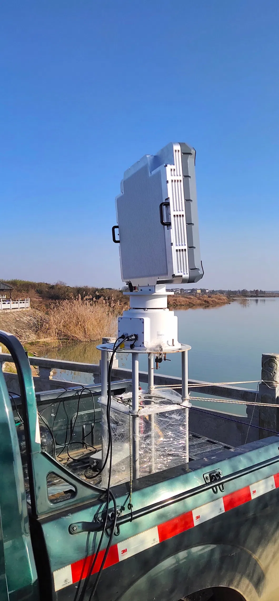 Long Range and Medium Range Radars for Air-Based Air Surveillance in Highly Mobile Configurations