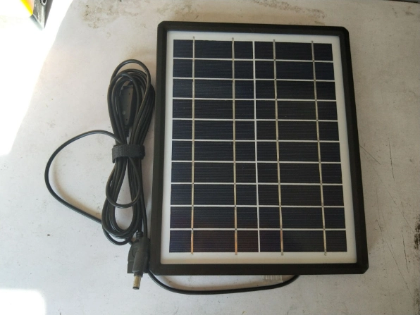 10W/10V Solar Panels with 3 LED Bulbs Mobile Charger Cable for India/Africa/Pakistan