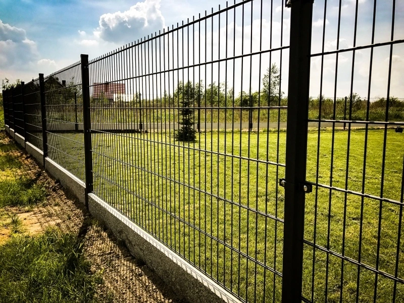 Yeeda 24 Inch Welded Wire Fence China Suppliers 3D Welded Wire Mesh Panel 80 X 80 X 2 mm Post Section Double Wire Fence Panel