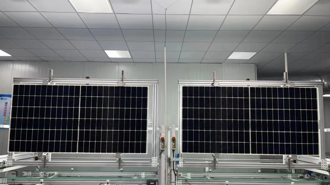 High Efficiency Mono Half Cell Solar Panel 620W Energy System Grade a, Mc4 Compatiable Connector