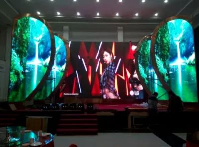 P5 Commercio all&prime;ingrosso schermo LED video ad alta definizione per interni a colori