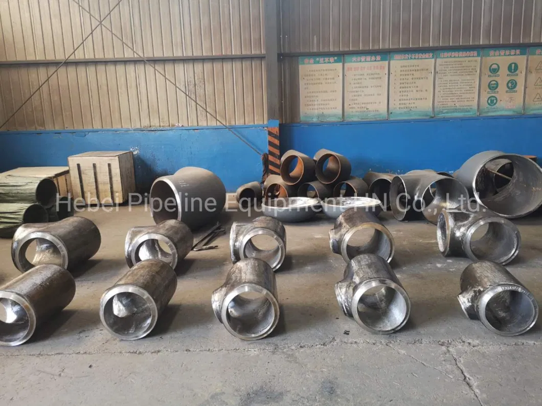 Butt Welding Pipe Fittings Reducing Equal Tees in China A860 Whpy 42/52/60/70/80