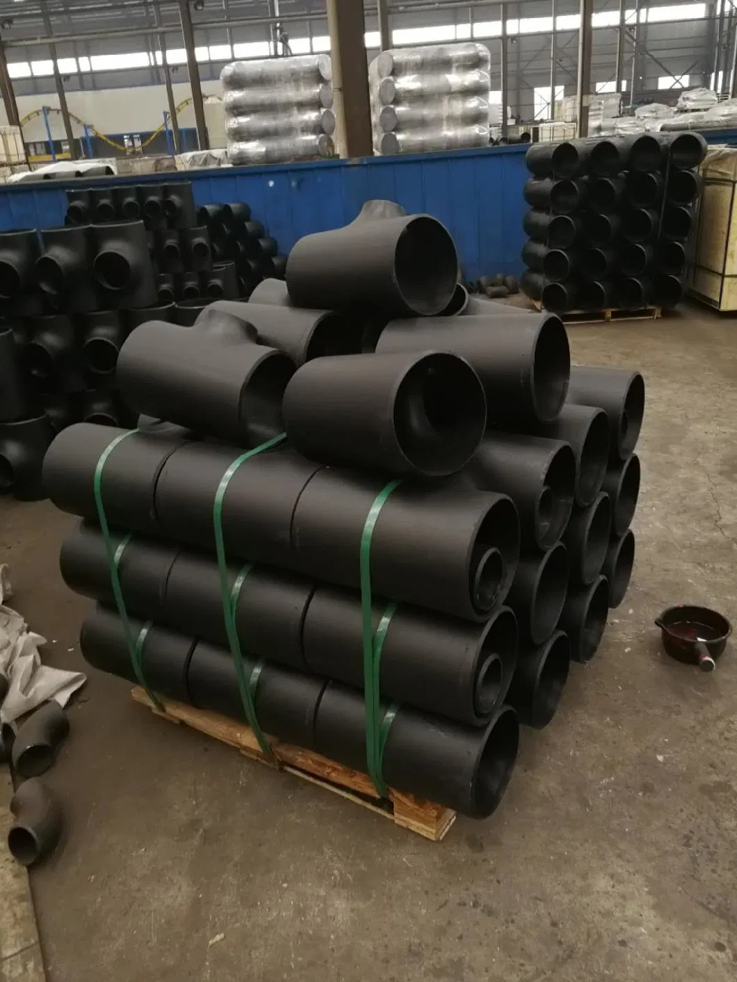 China Manufacture Carbon Steel Butt-Weldedstraight Tee