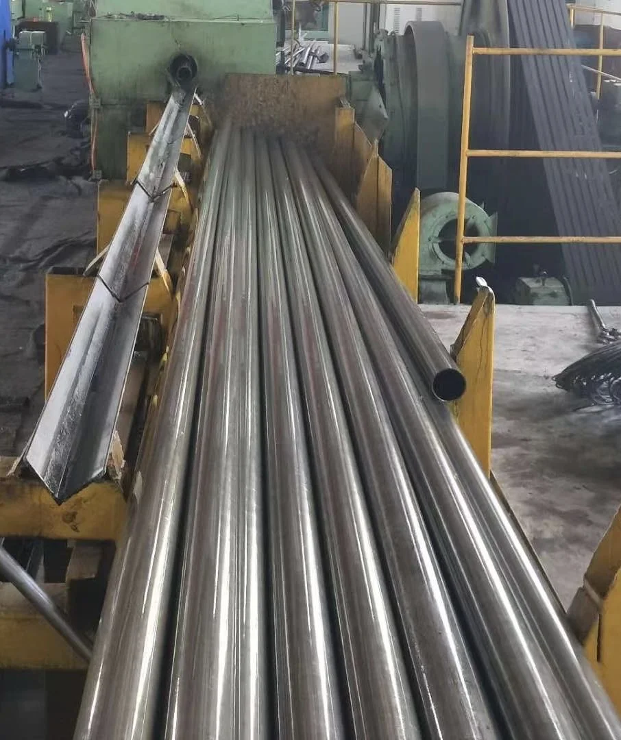 Chinese Made ASTM A36 A53 A106 Q345 Carbon Steel Gcr15 12crmo 15CrMo 35CrMo 20crmnti Alloy Steel Circular Precision Seamless Steel Pipe