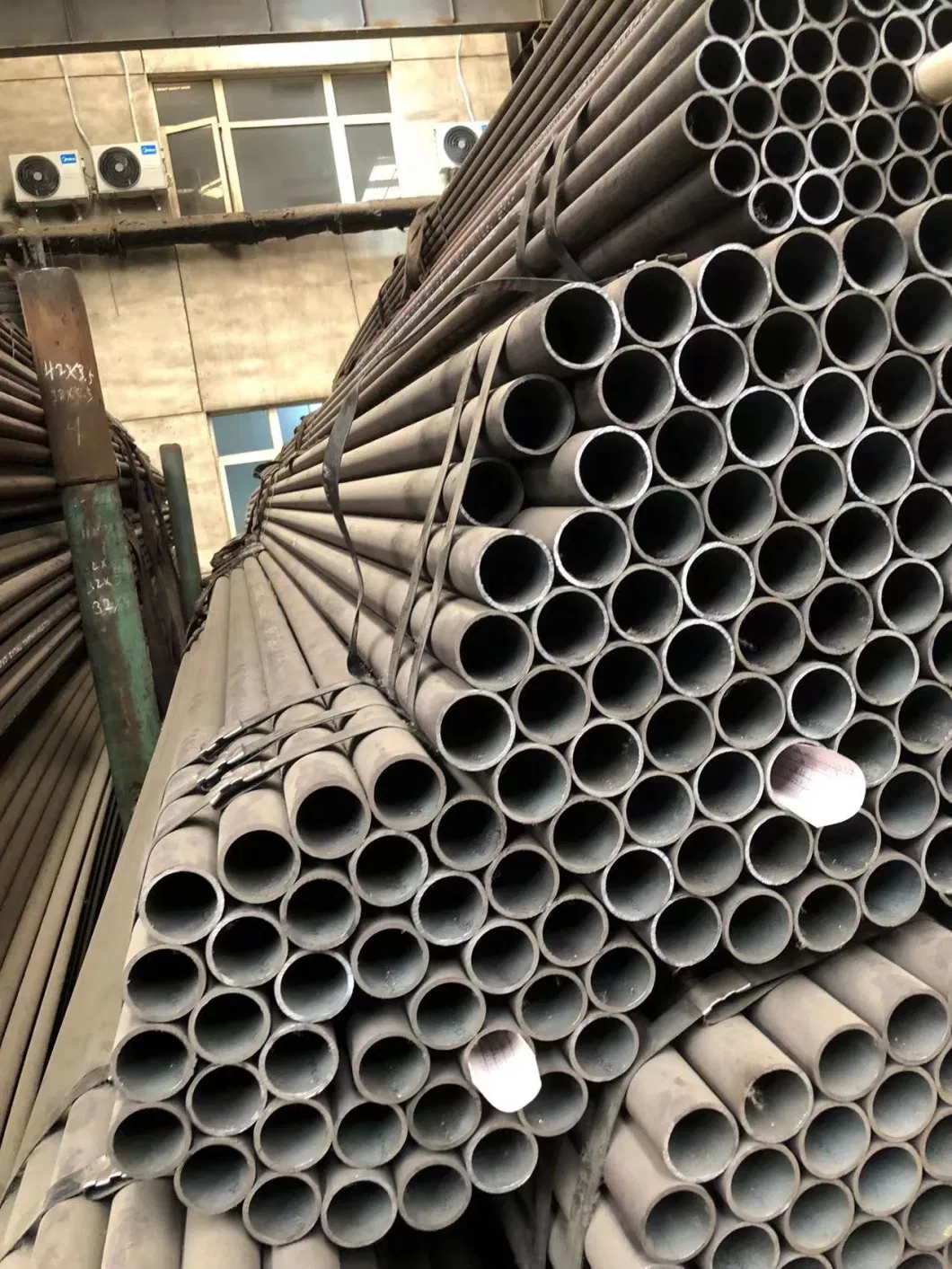 Heat Exchanger Boiler Tube SA192 ASTM A210 Grade a Gr. C Steel Pipe ASTM A333 Gr. 3 Gr. 6 Gr. 8 Seamless Steel Pipe