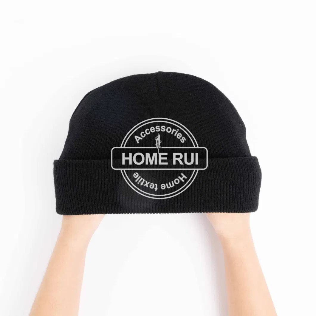 OEM Low MOQ Winter Outdoor Running Riding Cycling Leather Patch Custom Logo Ribbed Knit Skully Beanie Hats