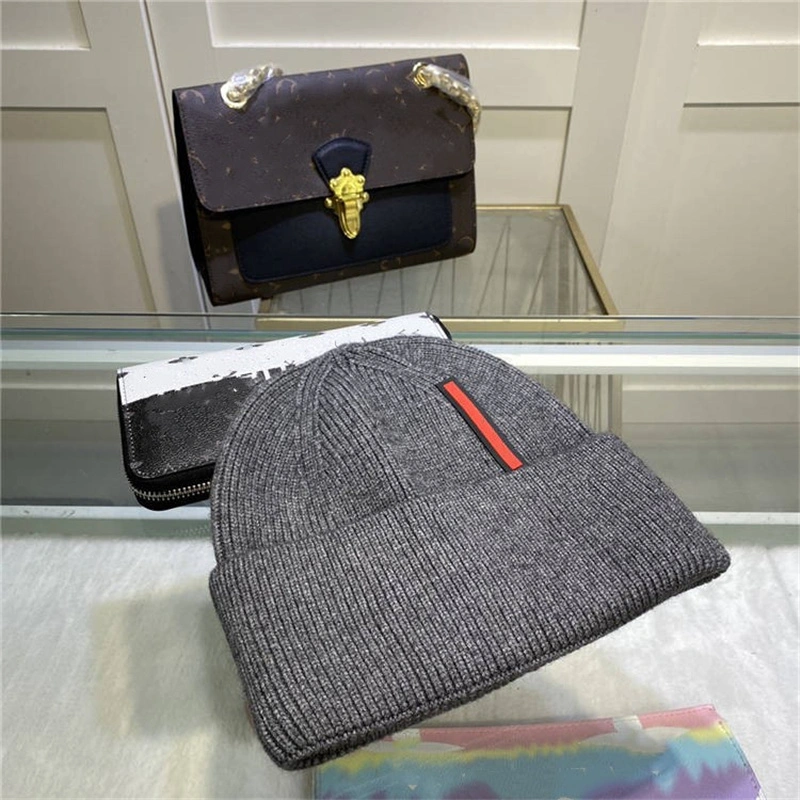 Designer Knitted Hats Winter Letter Logo Classical Winter Hats Luxury Hat Wholesale