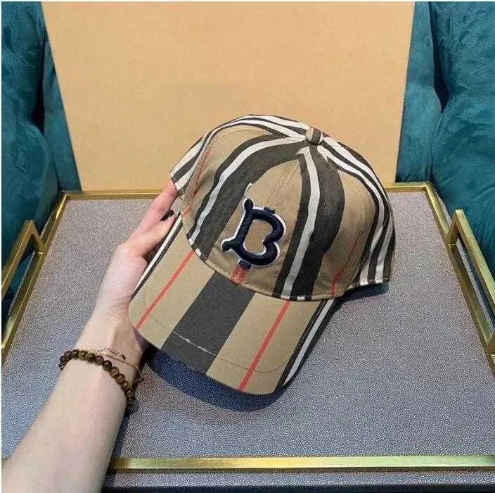 Designer Luxury Hat for Women Designer Men&prime;s Bucket Hat Luxury Hat