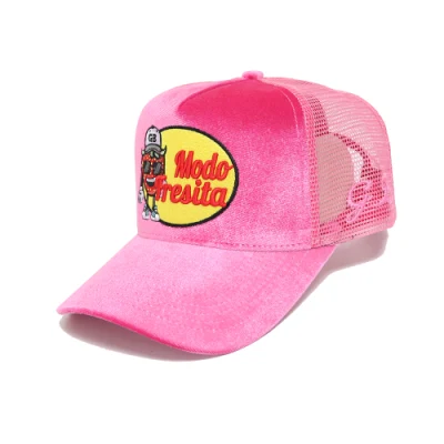 Malla de alta calidad al por mayor Trucker de terciopelo a medida Cap 5 Paneles Gorra de terciopelo negra con bordado de parche de apliques a medida
