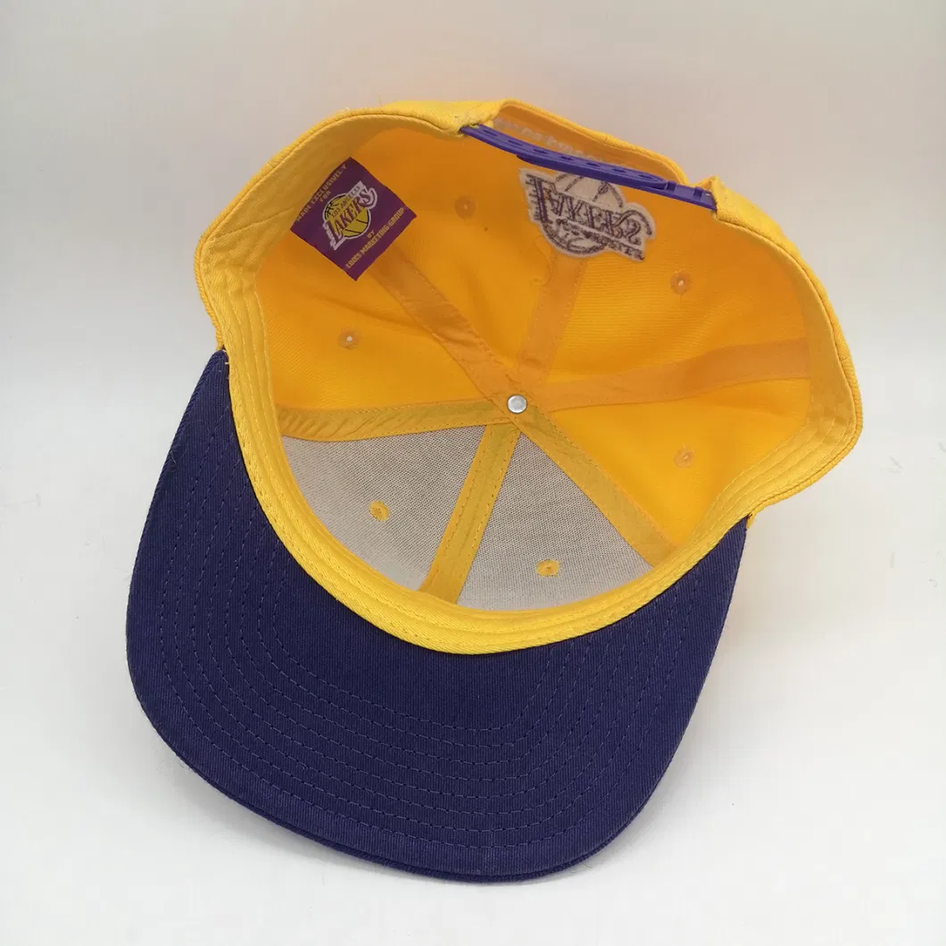 High End Two Tone Basketball Team Snapback Cap with Custom Embroidery Logo 6 Panel Flat Brim Hat for Brand