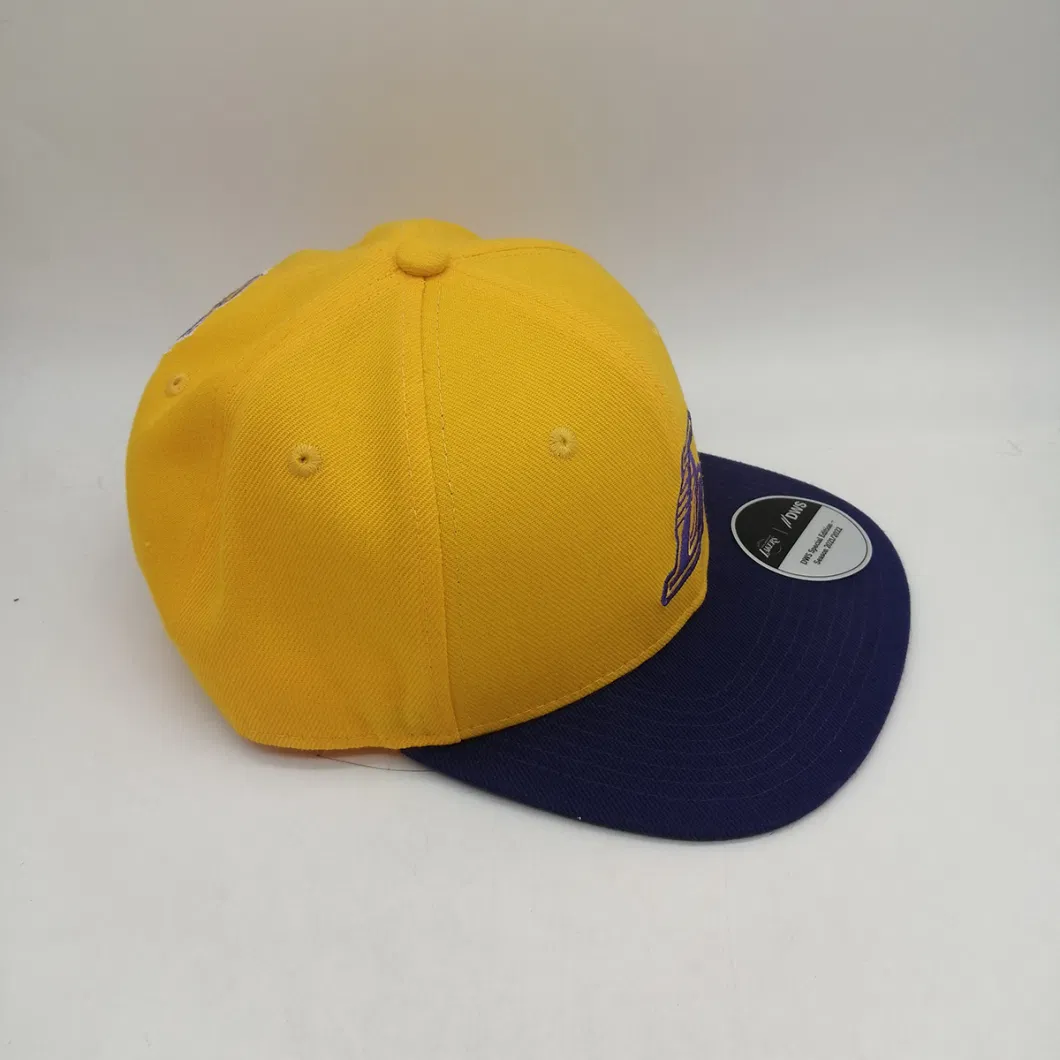 High End Two Tone Basketball Team Snapback Cap with Custom Embroidery Logo 6 Panel Flat Brim Hat for Brand