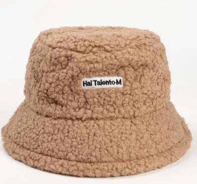 Cappellino da donna per l&prime;autunno e l&prime;inverno, lana d&prime;agnello calda Cappello casual Wild Bucket Hat all&prime;ingrosso con etichetta Letter