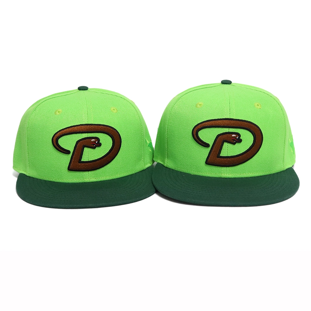 Personalized and Comfortable Green Snapback Cap Made of Pure Cotton Fabric with Animal-Like Embroidery