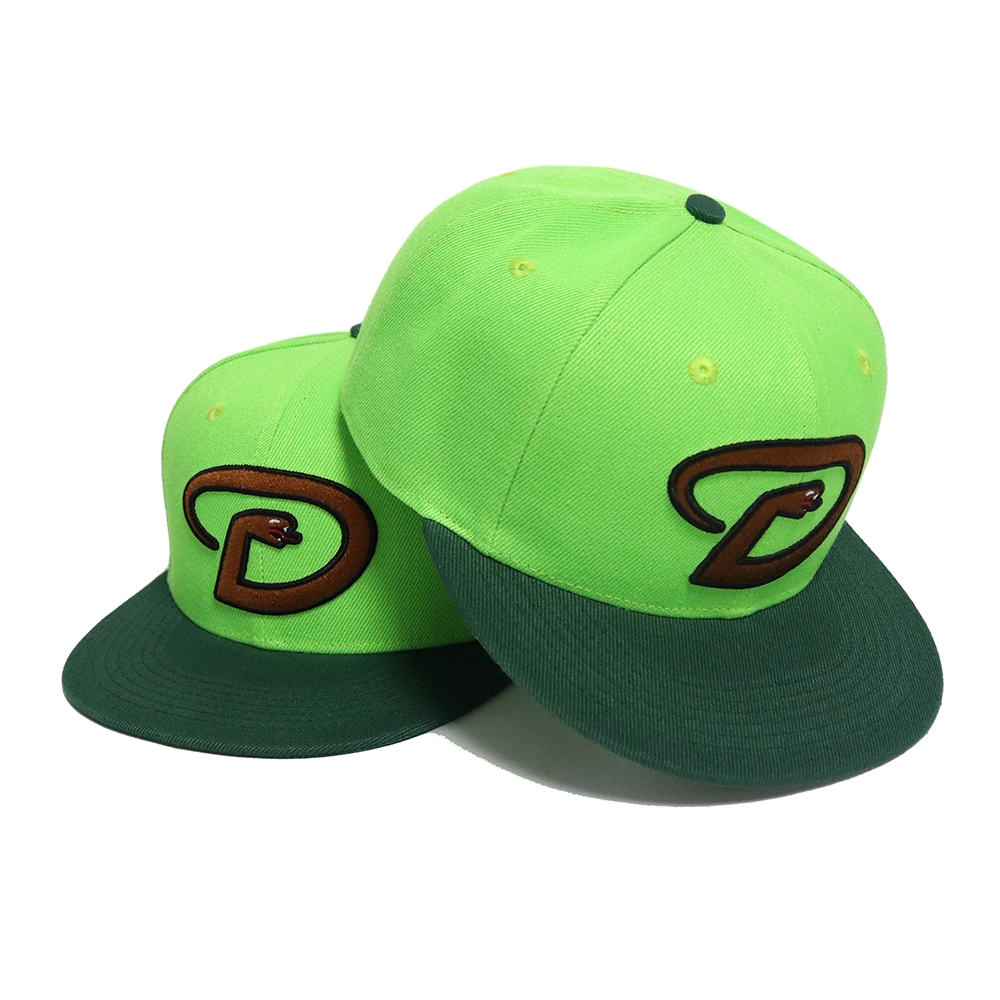 Personalized and Comfortable Green Snapback Cap Made of Pure Cotton Fabric with Animal-Like Embroidery