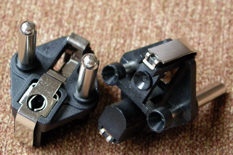 Electrical 3-Pin Plug Insert (AL-430)