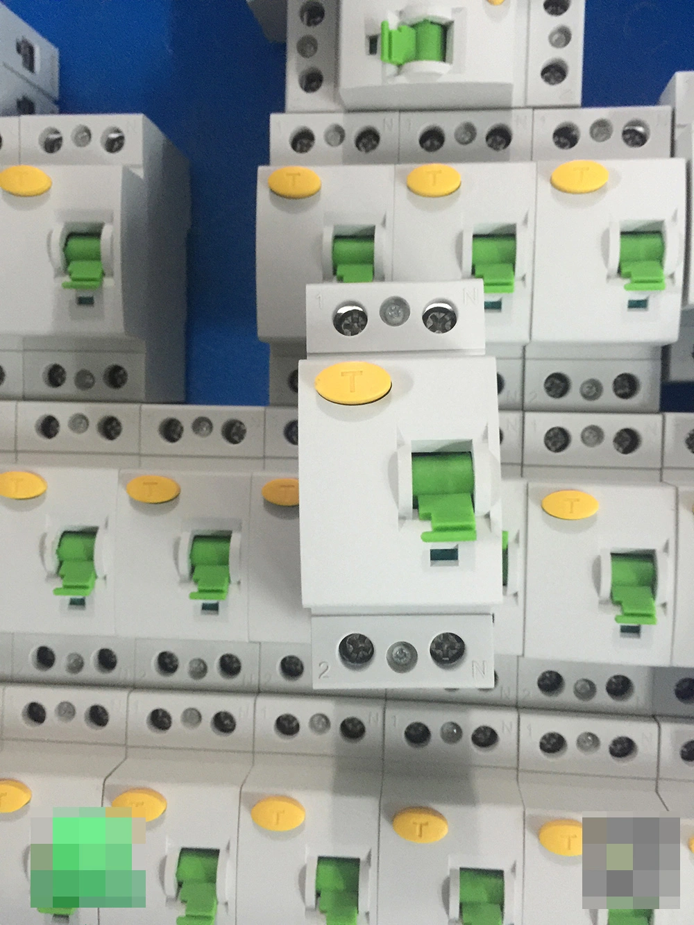 Factory of Residual Current Circuit Breaker, RCD, RCCB, MCB, MCCB