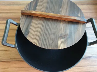 Pre-Seasoned hierro fundido tradicional China Wok con tapa de madera