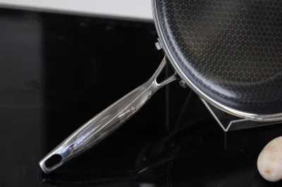 Fábrica al por mayor Personalización Acero inoxidable Non Stick Honey Comb freír Cacerolas con revestimiento cerámico PFOA &amp; PPA Cocina de cerámica gratuita