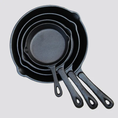 Padella in ghisa pre-stagionata con manico lungo