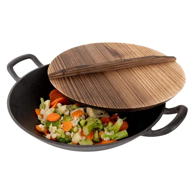Wok in ghisa pre-stagionato, nero, 13 pollici con maniglie ad anello larghe e base piatta con coperchio in legno