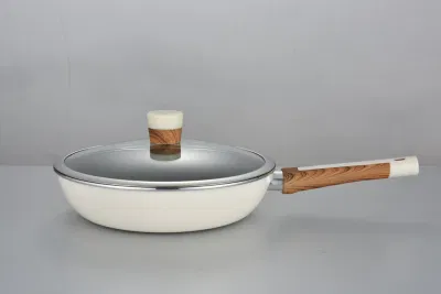20 cm 24 cm 26 cm 28 cm Pan di Fry con coperchio in vetro temperato Impugnatura in bachelite e pannello frangiatore con manopola rivestimento interno antiaderente Verniciatura termoresistente all&prime;esterno