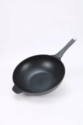 Padella in alluminio forgiato con rivestimento antiaderente e coperchio 32 cm