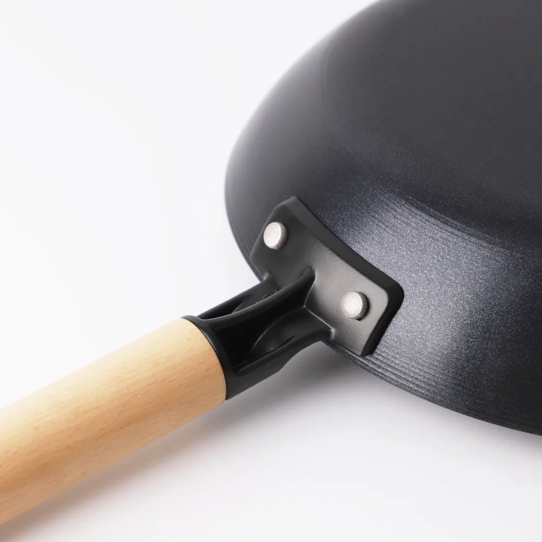 Eco-Friendly 24cm 28cm Carbon Steel Frying Pan with Wooden Handle