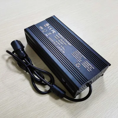 Caricabatterie CC 84V 4A 360W in vendita diretta in fabbrica per 20 secondi Batteria agli ioni di litio/polimeri di litio da 72 V 74V con PFC