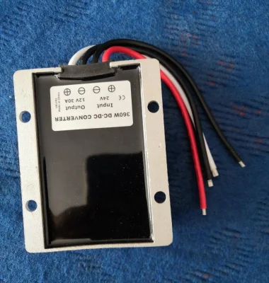 Auto EV OBC solare da 8-36 V a 12,6 V /14,5 V 10A CC-CC Caricabatteria di bordo al litio sigillato