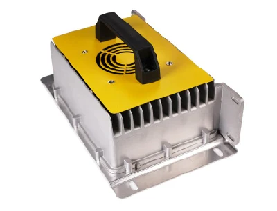 Caricabatterie al litio da 24 V 30 a 1500 W per veicoli industriali Dometic Carrello