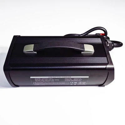 Caricabatterie c.c. 16,8 V 50A 900 W in vendita diretta in fabbrica per 4 s. Batteria agli ioni di litio/ai polimeri di litio da 12 V 14,8 V con PFC