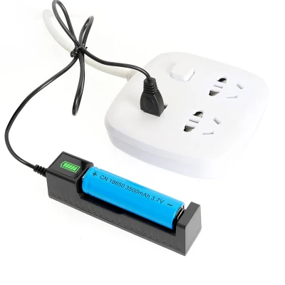 18650/26650 caricabatteria USB per batterie al litio caricabatteria intelligente multifunzione al litio